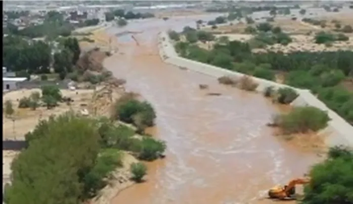 سيول وادي فاطمة تقطع طريق جدة - مكة