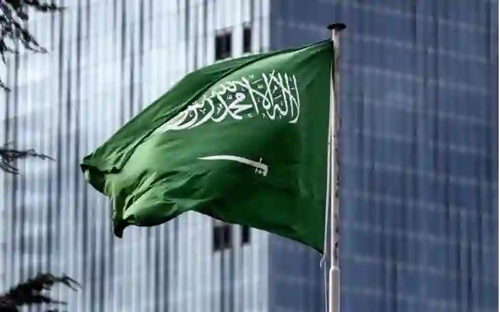 السعودية تصدر قرارات جديدة حول عدد عبوات مياه زمزم المسموح بها 