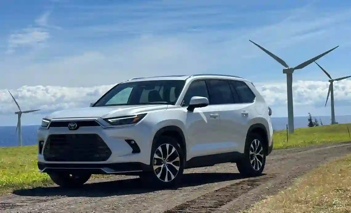 سعر ومواصفات سيارة جراند هايلاندر Toyota Highlander 2024 في السعودية